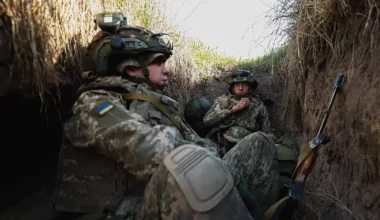 Κρανίου τόπος το Μίρνογκραντ: Οι Ουκρανοί κρύβονται σε διαλυμένες αποθήκες αλλά μάταια – Δείτε βίντεο