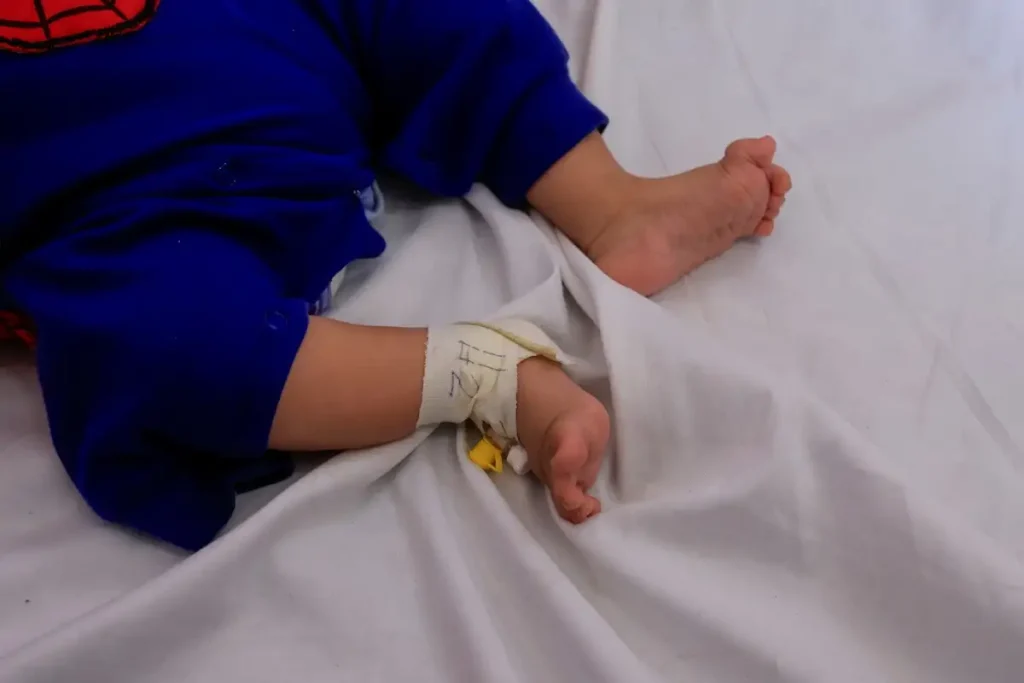 Μήνυμα αισιοδοξίας για το 3χρονο αγόρι που υπέστη καρδιακή ανακοπή από καυτό λάδι: «Βλέπουμε ξανά το χαμόγελό του»