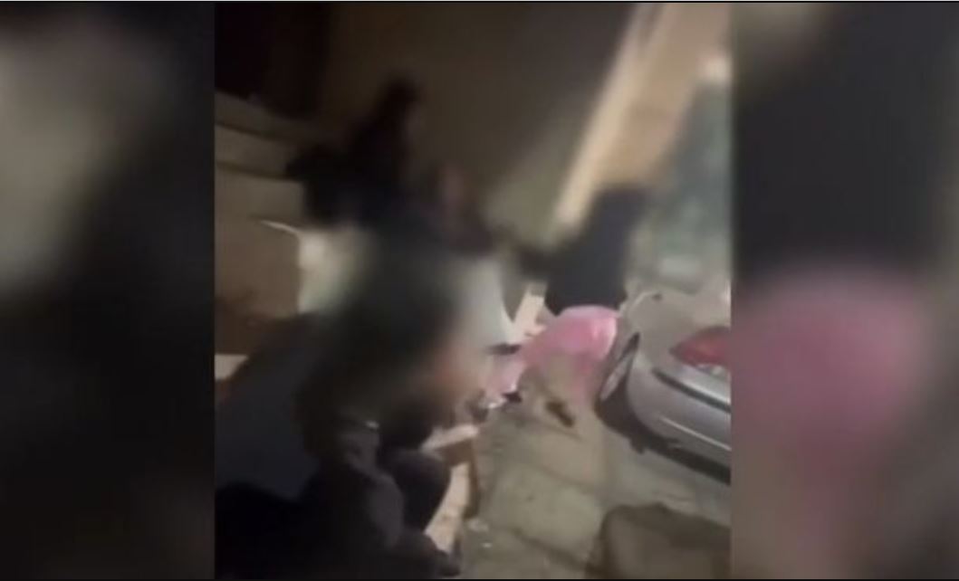 Περιστέρι: Σε κατάσταση σοκ η 13χρονη που ξυλοκοπήθηκε από συνομήλικές της για τα «μάτια» ενός αγοριού (βίντεο)