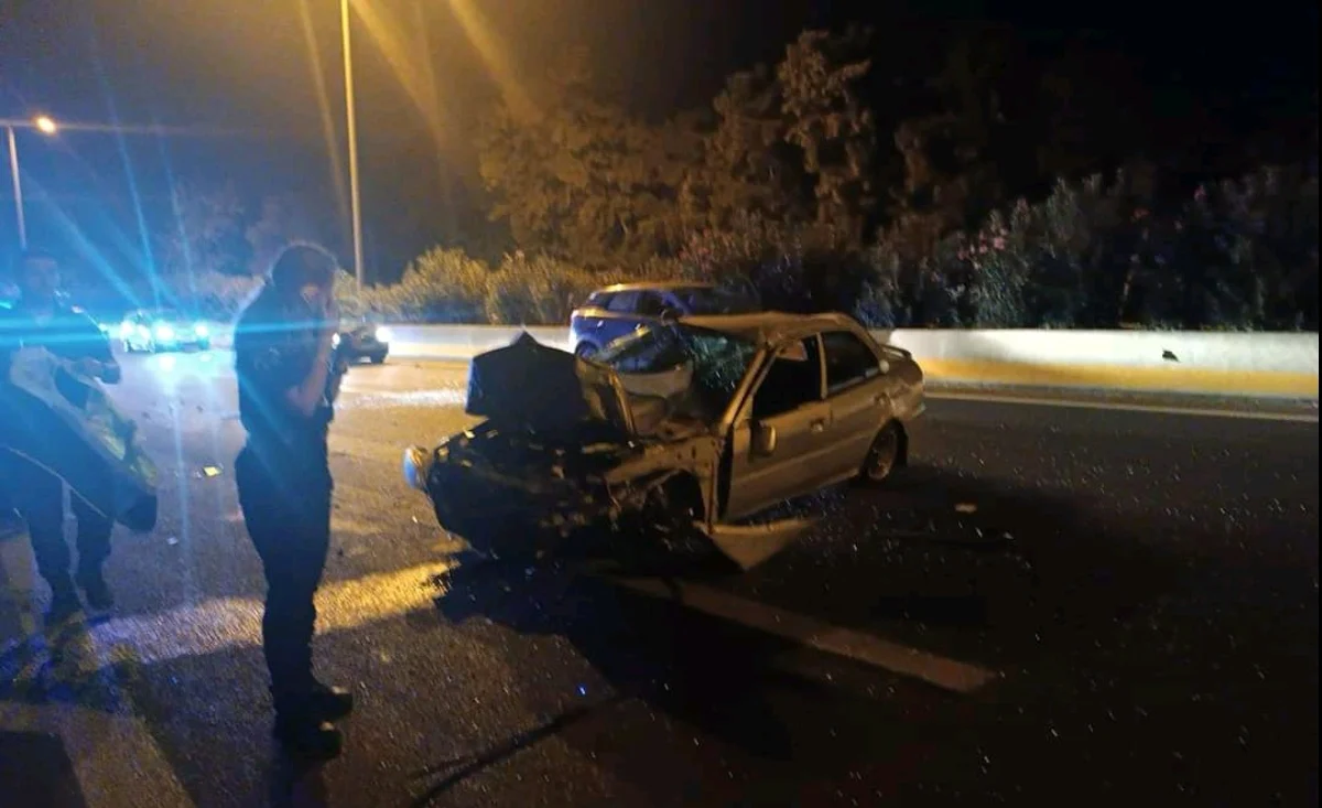 Ηράκλειο: Αυτοκίνητο εξετράπη της πορείας του – Στο νοσοκομείο ο 23χρονος οδηγός του – Καταστράφηκε το όχημα