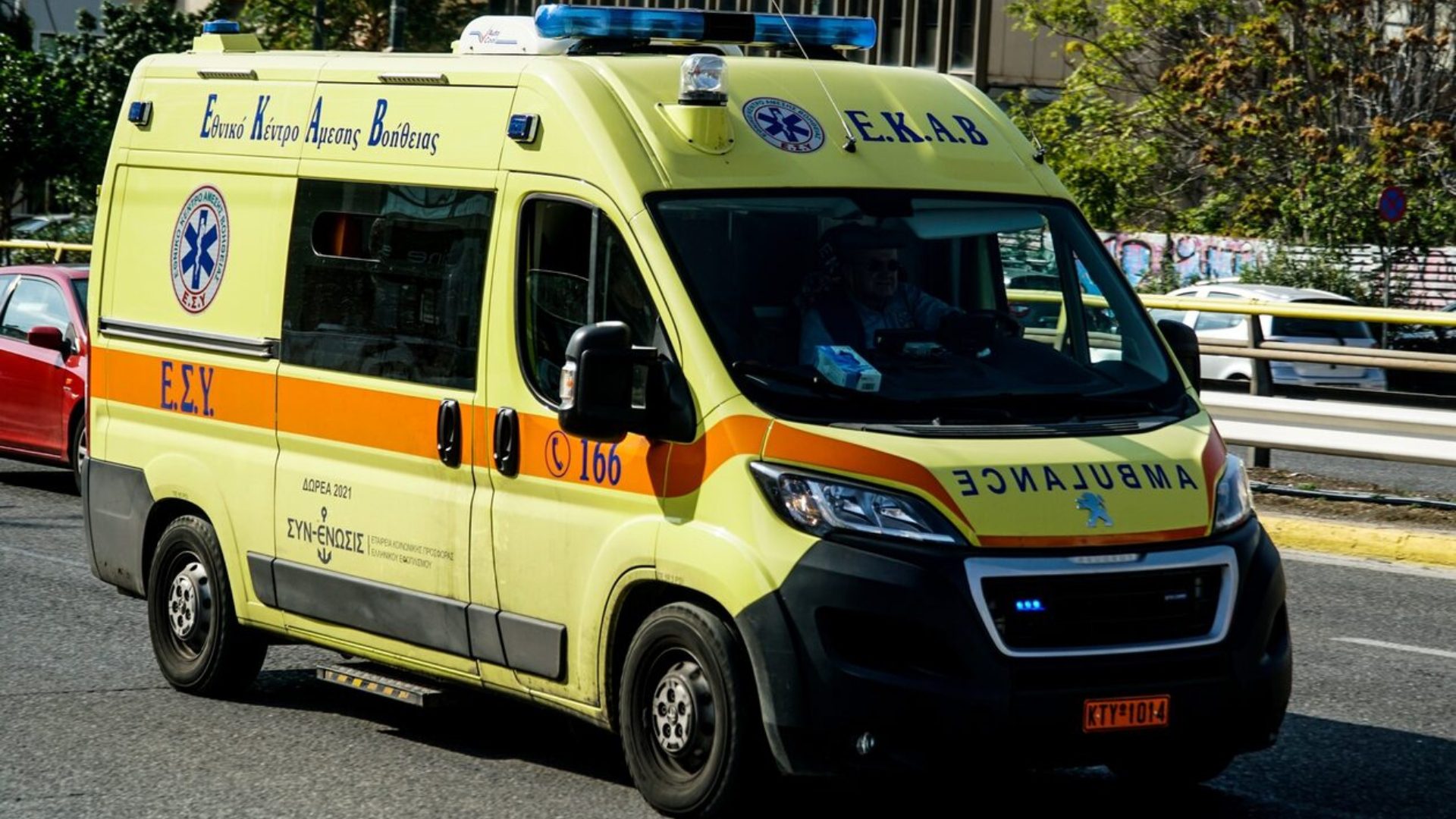 Μηχανή στον Κηφισό προσέκρουσε σε φορτηγό – Στο νοσοκομείο με σοβαρά τραύματα ο οδηγός της μηχανής