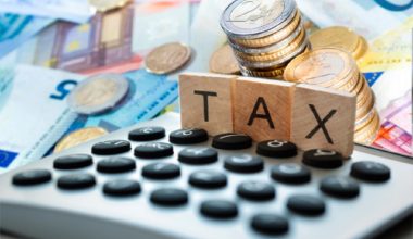 Αποκαλυπτικές «προβλέψεις» δεκαετιών: Ο φόβος πάντα τελειώνει… σε περισσότερους φόρους