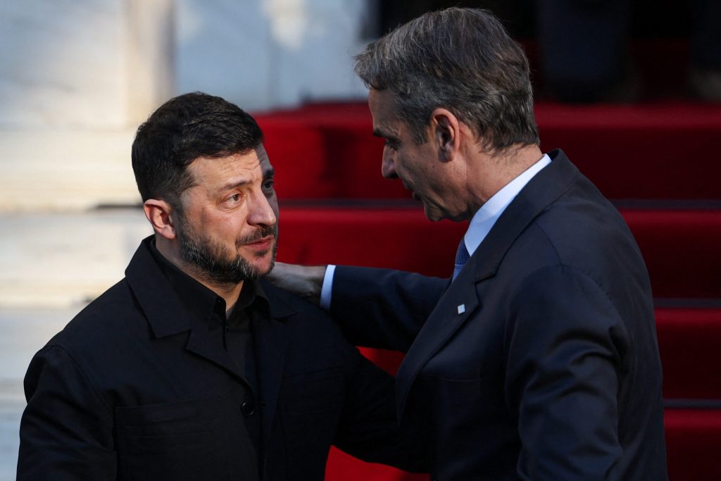 «Μετωπική» με Ρωσία επέλεξε η κυβέρνηση – Ο Ν.Δένδιας διαφωνεί με παραχώρηση Patriot και Mirage 2000-5 σε Ουκρανία