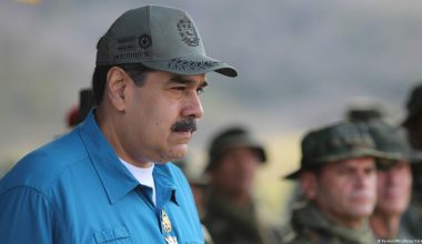 Νέες αμερικανικές ασκήσεις μια «ανάσα» από την Βενεζουέλα – Ν.Μαδούρο: «Φύγετε ιμπεριαλιστικά πλοία!»