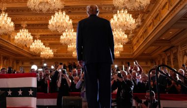 Ντ.Τραμπ: Έμειναν άφωνοι νεόνυμφοι όταν πήγε… ακάλεστος στο γάμο τους