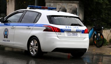 Τροχαίο ατύχημα στη Ναύπακτο: Λεωφορείο που μετέφερε παιδιά έπεσε σε χαντάκι (βίντεο)