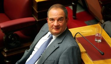 Η Κίνα θα βραβεύσει τον Κ.Καραμανλή για το λιμάνι του Πειραιά