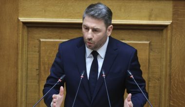 Ν.Ανδρουλάκης: «Ο Κ.Μητσοτάκης δήλωσε ότι δεν είναι ο Χάρι Πότερ όμως εκατομμύρια πολίτες καλούνται να γίνουν»