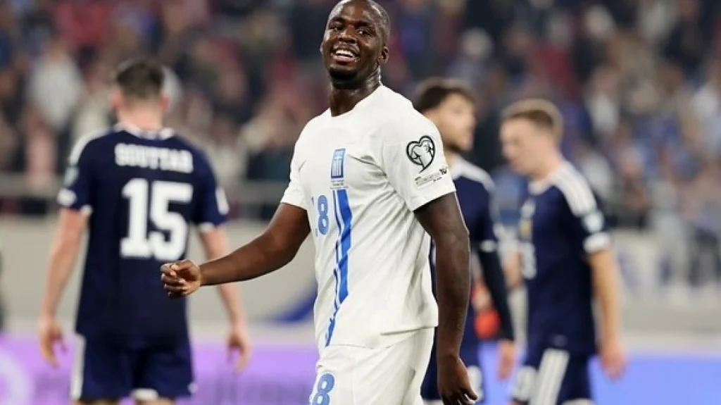 Το μήνυμα του Τεττέη για το ντεμπούτο του στην Εθνική: «Μαμά τα καταφέραμε»