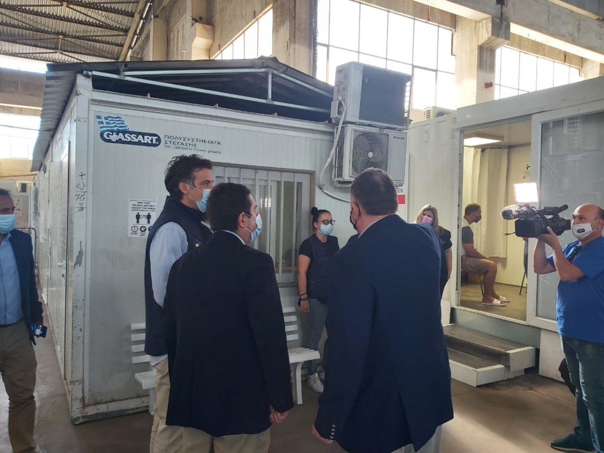 Δημιουργούν «Γραφείο Εντοπισμού Fake News για την Υγεία»: «Στόχος κυρίως τα εμβόλια»