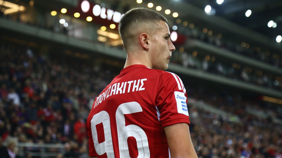Τρία ευρωπαϊκά μεγαθήρια «βολιδοσκοπούν» τον Χρήστο Μουζακίτη – Πόσο τον κοστολογεί ο Ολυμπιακός