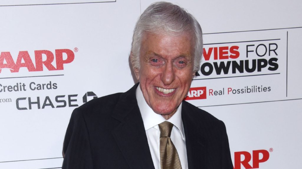 Ντικ Βαν Ντάικ: Λίγο πριν κλείσει τα 100 ο ηθοποιός μοιράζεται τις αλλαγές και τα μυστικά της μακροζωίας του