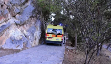 Ροδόπη: Σε χαντάκι έπεσε αυτοκίνητο που μετέφερε παράνομους μετανάστες – Νεκρός ένας άνδρας