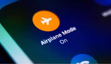 Έχετε αναρωτηθεί; – Πότε πρέπει να ενεργοποιούμε τη λειτουργία πτήσης στο κινητό μας;