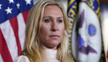 Η Μάρτζορι Τέιλορ Γκριν κάνει πίσω στην κόντρα της με Τραμπ & ζητά συγγνώμη για τον «τοξικό ρόλο» της στην πολιτική