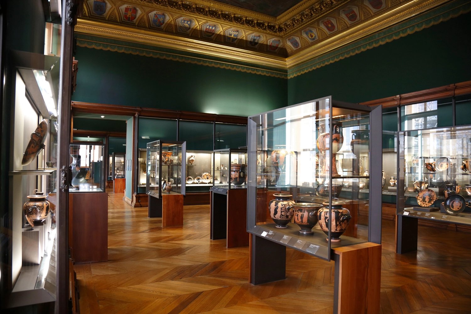 Μουσείο του Λούβρου: Κλείνει προληπτικά λόγω προβλημάτων στατικότητας γκαλερί με ελληνικά κεραμικά