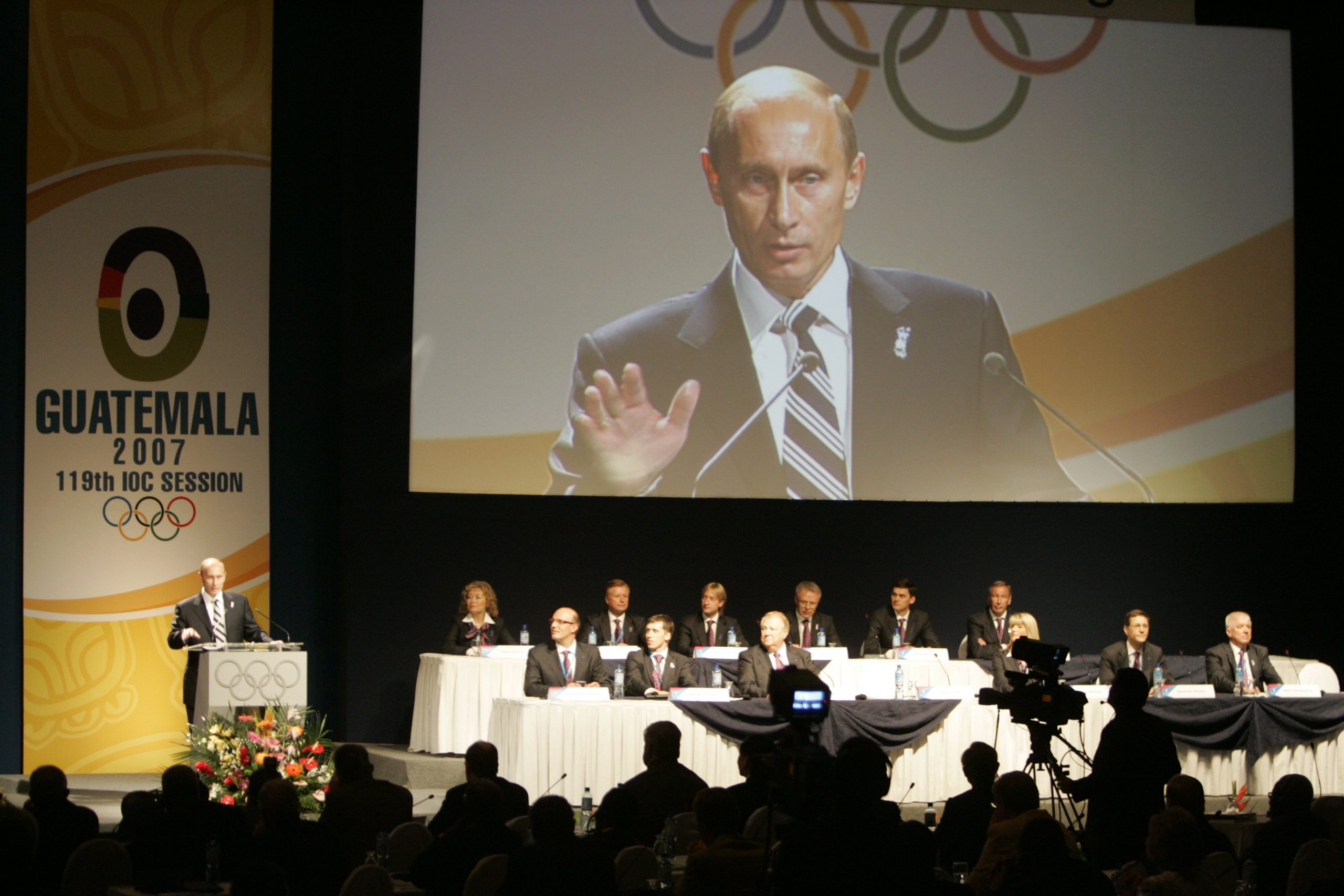 Όταν ο Ρώσος πρόεδρος Β.Πούτιν για πρώτη φορά μίλησε στα αγγλικά το 2007! (βίντεο)