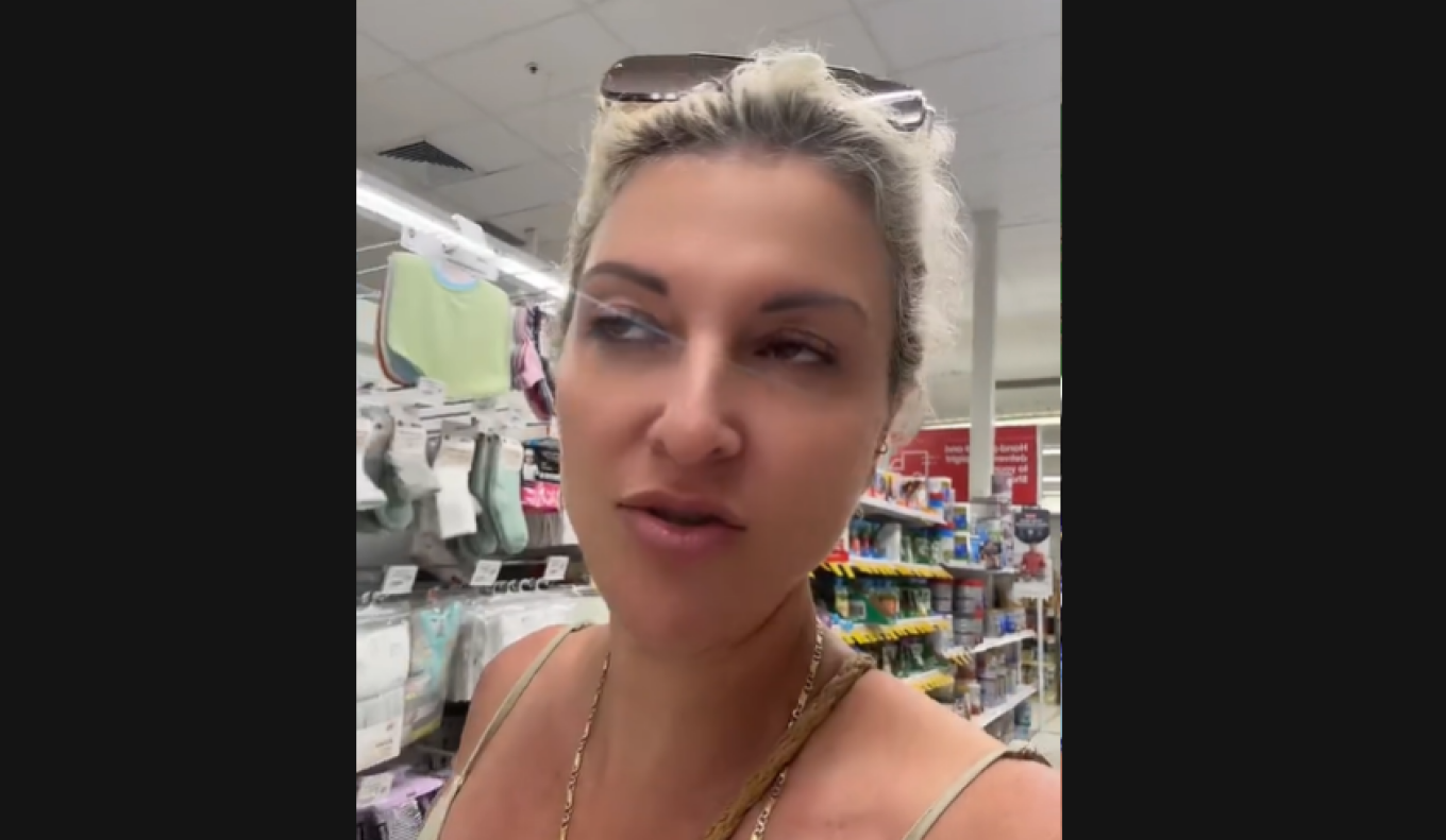 Ελληνοαυστραλή κατά των γυναικών που φορούν στενά ρούχα σε δημόσιους χώρους: «Βλέπουμε το σχήμα του κ@@@ σας»