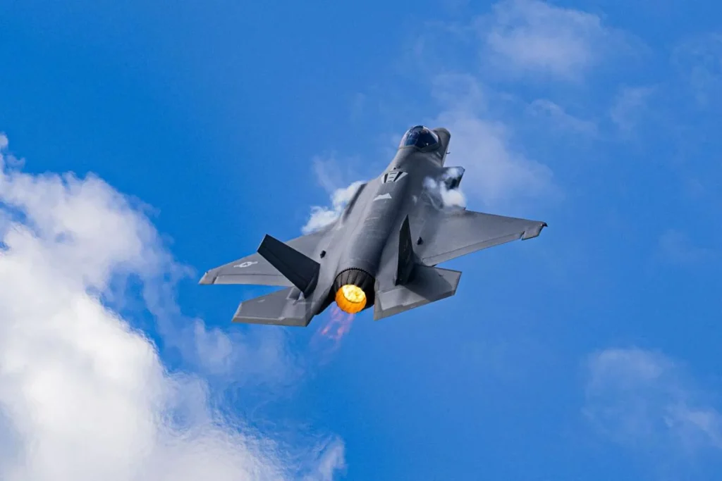 Οι ΗΠΑ δίνουν στη Σαουδική Αραβία τα F-35: Ν.Τραμπ – «Θα πουλήσουμε πολλά» (βίντεο)