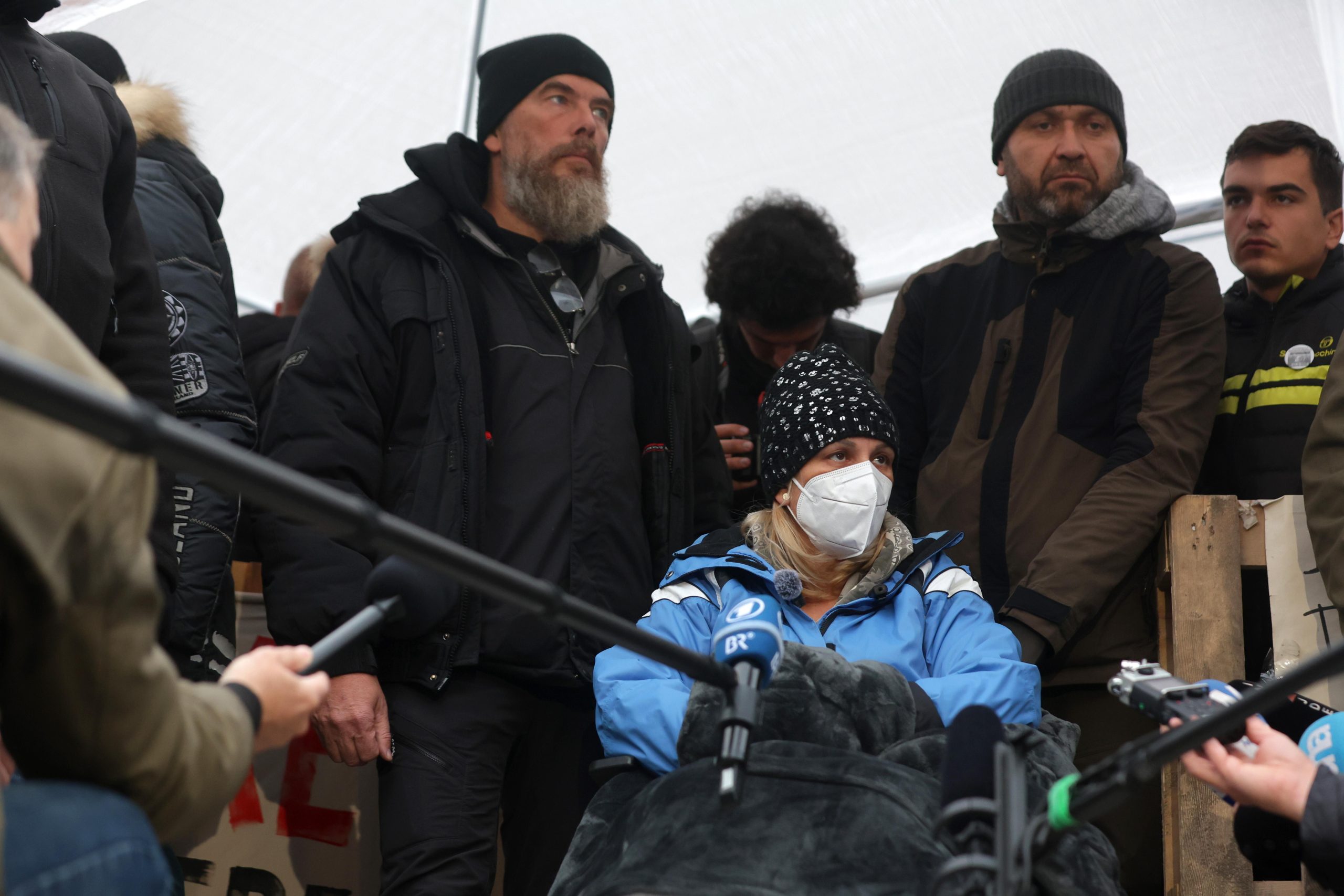 Ντιάνα Χρκα: Τελείωσε την απεργία πείνας η χαροκαμένη μάνα που έχασε τον γιο της στο ατύχημα του Νόβι Σαντ