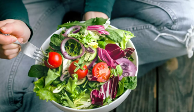 Εκκολπώματα στο έντερο: Τι να τρώτε σε φάση έξαρσης και τι να αποφεύγετε για να μην επιδεινώσετε τα συμπτώματα