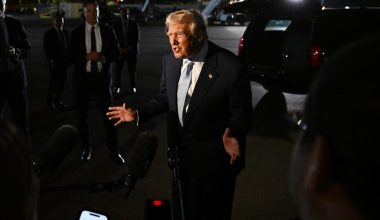 Ο λόγος που ο Ν.Τραμπ ισοπέδωσε δημοσιογράφο: «Ησυχία γουρούνι – Είσαι ο χειρότερος, απορώ γιατί σ’ έχουν» (βίντεο)