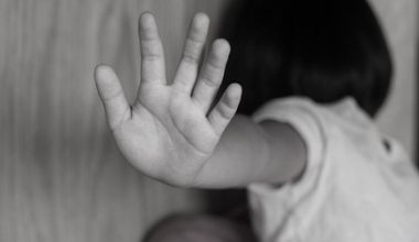 Πατέρας 13χρονης που ξυλοκοπήθηκε από ανήλικες στη Θεσ/νίκη: «Η κόρη μου βρέθηκε στο λάθος σημείο τη λάθος στιγμή»