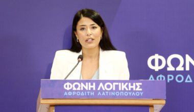 «Χείμαρρος» η Α.Λατινοπούλου: «Η γενιά του Πολυτεχνείου ευθύνεται για την καταστροφή της χώρας» (βίντεο)