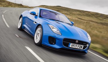 Πού πάνε τα χρήματα των φορολογουμένων της ΕΕ για την Ουκρανία: Στην αγορά υπερπολυτελών Jaguar F-Type!