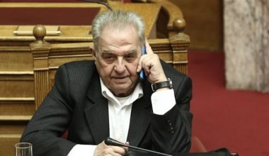 «’Εφυγε» από την ζωή σε ηλικία 87 ετών ο πρώην υπουργός του ΣΥΡΙΖΑ Α.Φλαμπουράρης