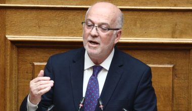 Ο υπουργός Δικαιοσύνης Γ.Φλωρίδης καλεί τους Κρητικούς και όσους έχουν όπλα χωρίς άδεια να τα παραδώσουν