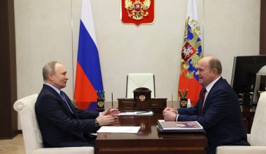 Απάντηση γ.γ. του ΚΚ Ρωσίας Ζιουγκάνοφ στον Γερμανό ΥΠΑΜ: «Αν χρειαστεί θα μπούμε στο Βερολίνο και τέταρτη φορά»