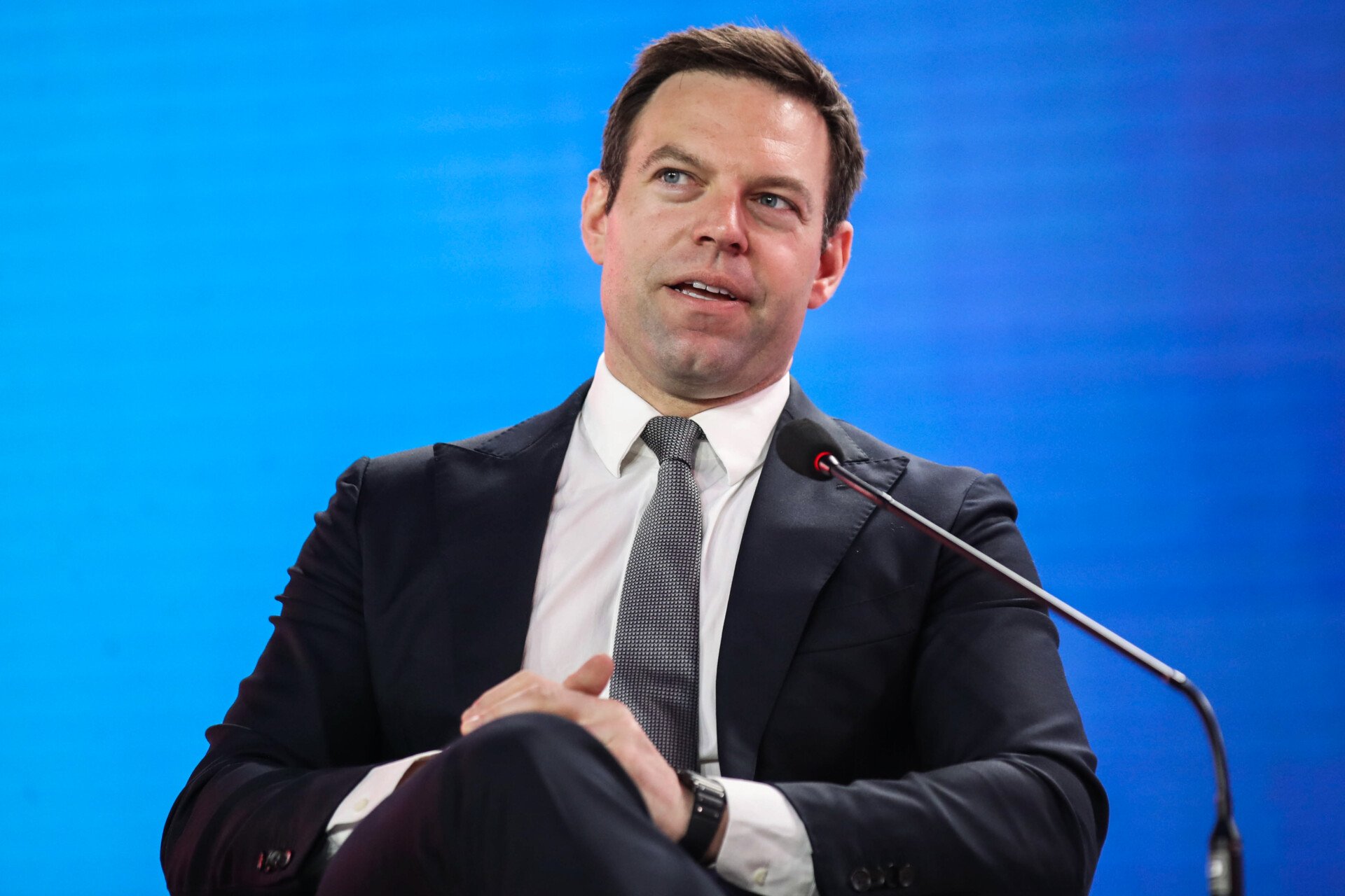 Σ.Κασσελάκης για Α.Τσίπρα: «Προσβολή στα άλογα αν λέμε ότι έρχεται καλπάζοντας»