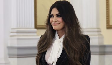 Συνάντηση Κίμπερλι Γκιλφόιλ με τον υπουργό Ανάπτυξης Τάκη Θεοδωρικάκο – Στο στόχαστρο των ΗΠΑ τα  λιμάνια