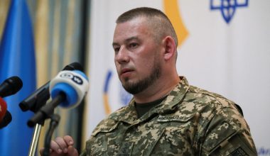 Ουκρανός συνταγματάρχης λέει τα πράγματα με το όνομά τους: «Απέραντο νεκροταφείο η Ουκρανία – Έρχεται σκοτάδι»