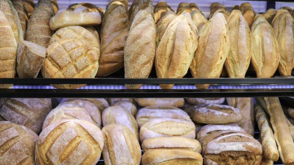 Νέα μελέτη του ΕΦΕΤ: Κατά 6,8% αυξήθηκε το αλάτι στο ψωμί των φούρνων