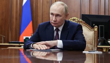 Β.Πούτιν: Θα τιμήσει με το Τάγμα Φιλίας της Ρωσικής Ομοσπονδίας τον Πατριάρχη Ιεροσολύμων Θεόφιλο Γ’