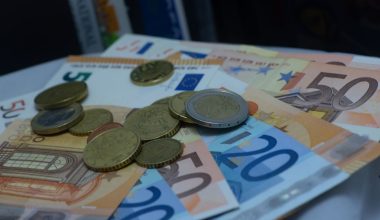 Σύνταξη: Όσα πρέπει να ξέρετε για την εξαγορά πλασματικών ετών