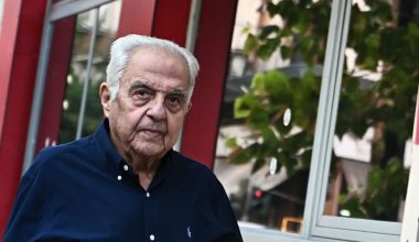 Πολιτική η κηδεία του Αλέκου Φλαμπουράρη – Πότε θα γίνει