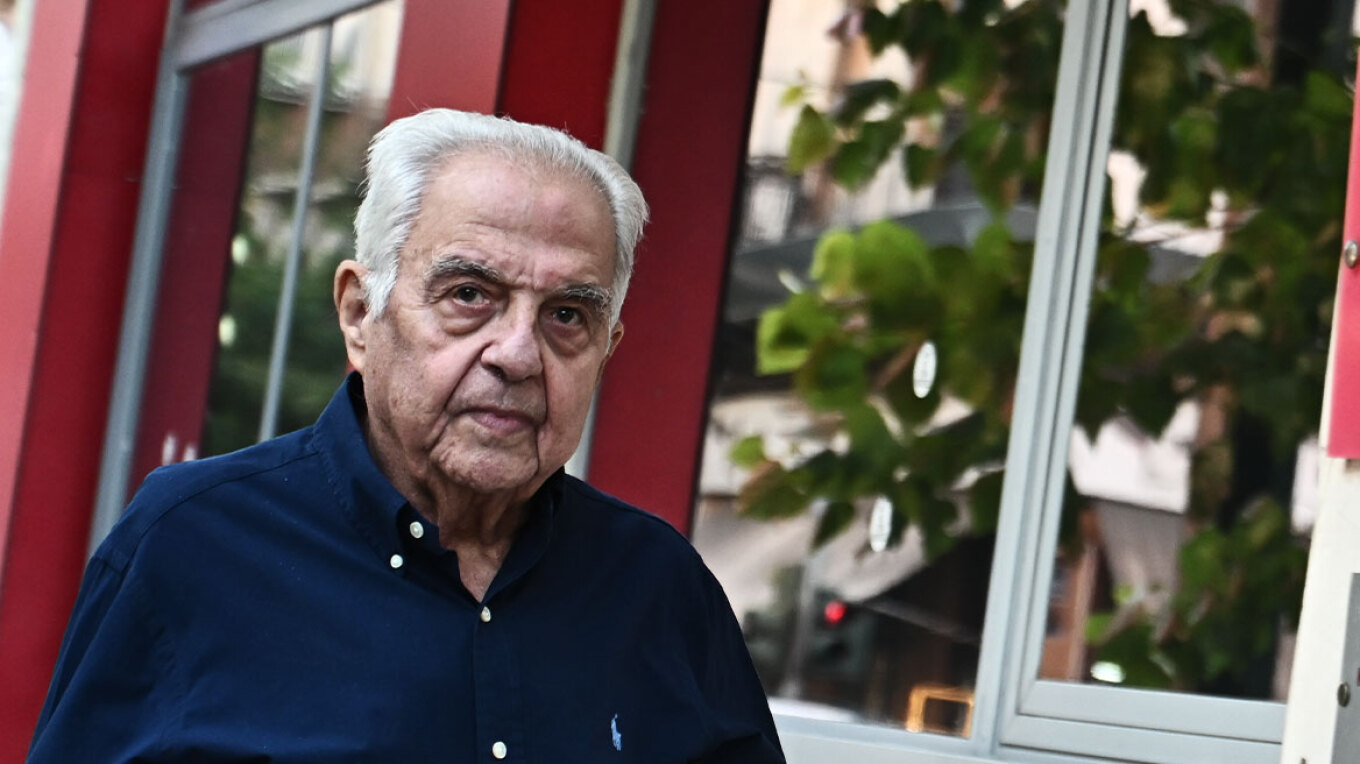 Πολιτική η κηδεία του Αλέκου Φλαμπουράρη – Πότε θα γίνει