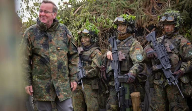 Ο Γερμανός ΥΠΑΜ εξήγησε γιατί είναι ανώφελο να αποθηκεύονται τα drones – Τι είπε για την Ρωσία