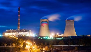 Βίντεο: Ουκρανικά drones έπληξαν δύο μεγάλους θερμοηλεκτρικούς σταθμούς σε Ζούγκρες και Κριμαία