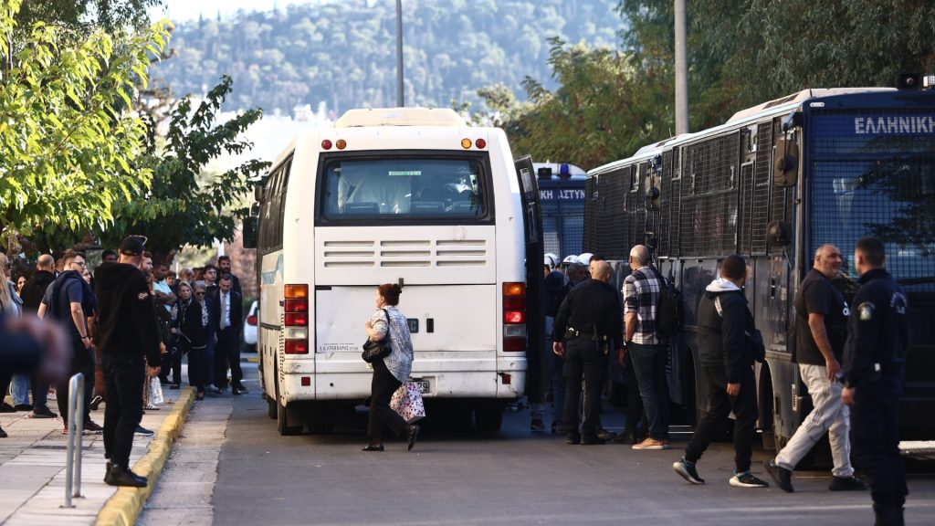 Kύκλωμα με τηλεφωνικές απάτες: Προφυλακιστέοι ακόμα εννέα κατηγορούμενοι