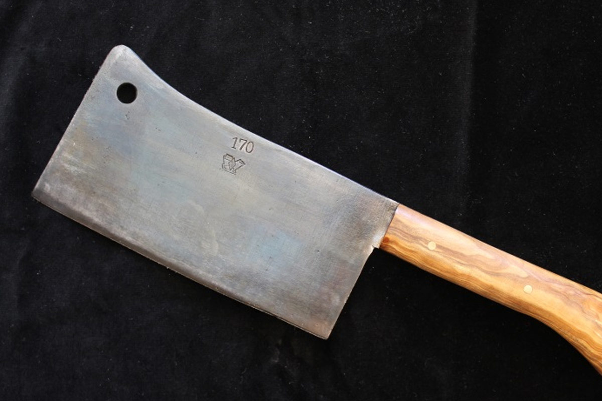 Πετρούπολη: Συνελήφθη 16χρονος μαθητής που πήγε με… μπαλτά στο σχολείο του