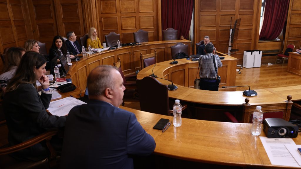 Ενταση στην Εξεταστική για τον ΟΠΕΚΕΠΕ: Αλληλοκατηγορίες ΝΔ-ΠΑΣΟΚ για τις επιδοτήσεις