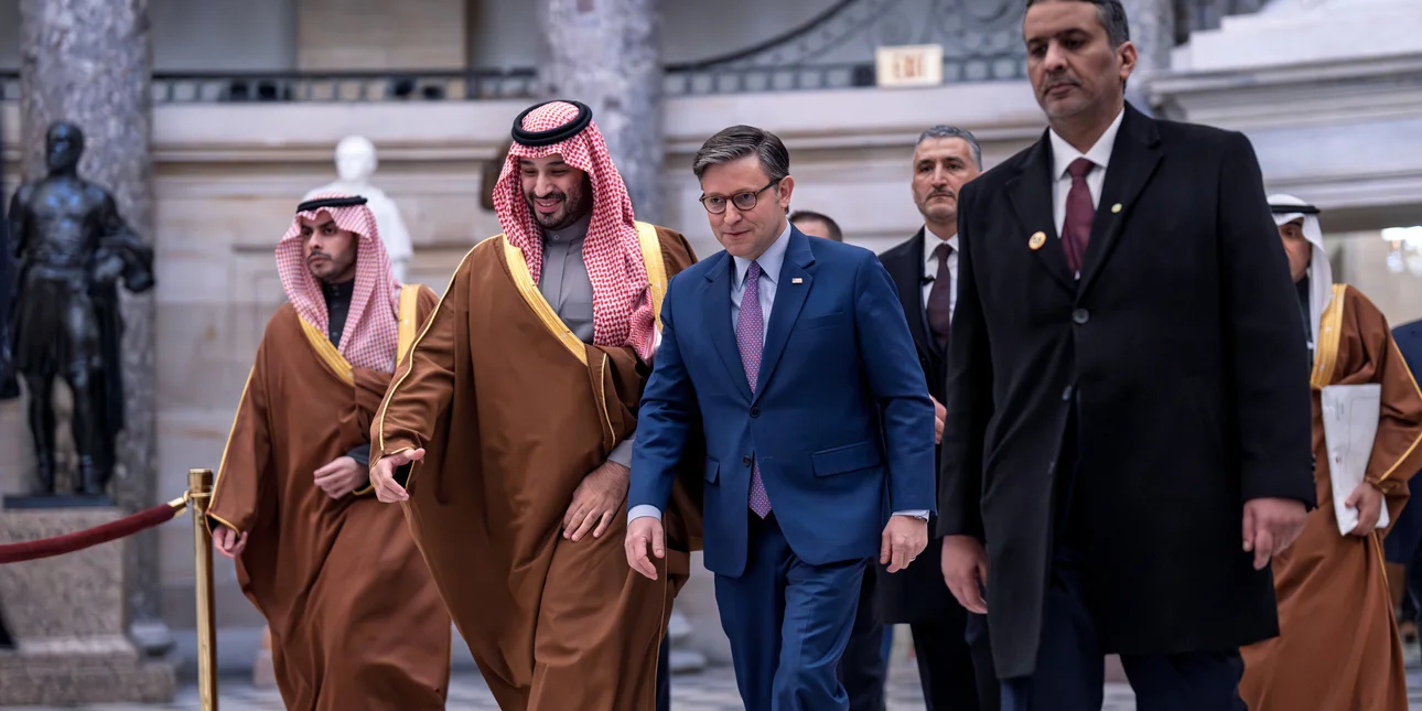 Ενεργειακές συμφωνίες ύψους 30 δισ. δολαρίων υπογράφει η Σαουδική Αραβία με τις ΗΠΑ