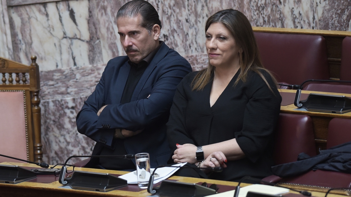 Γιατί η Ζωή Κωνσταντοπούλου δεν έχει τοποθετηθεί ακόμη για την παραίτηση του Δ.Καραναστάση