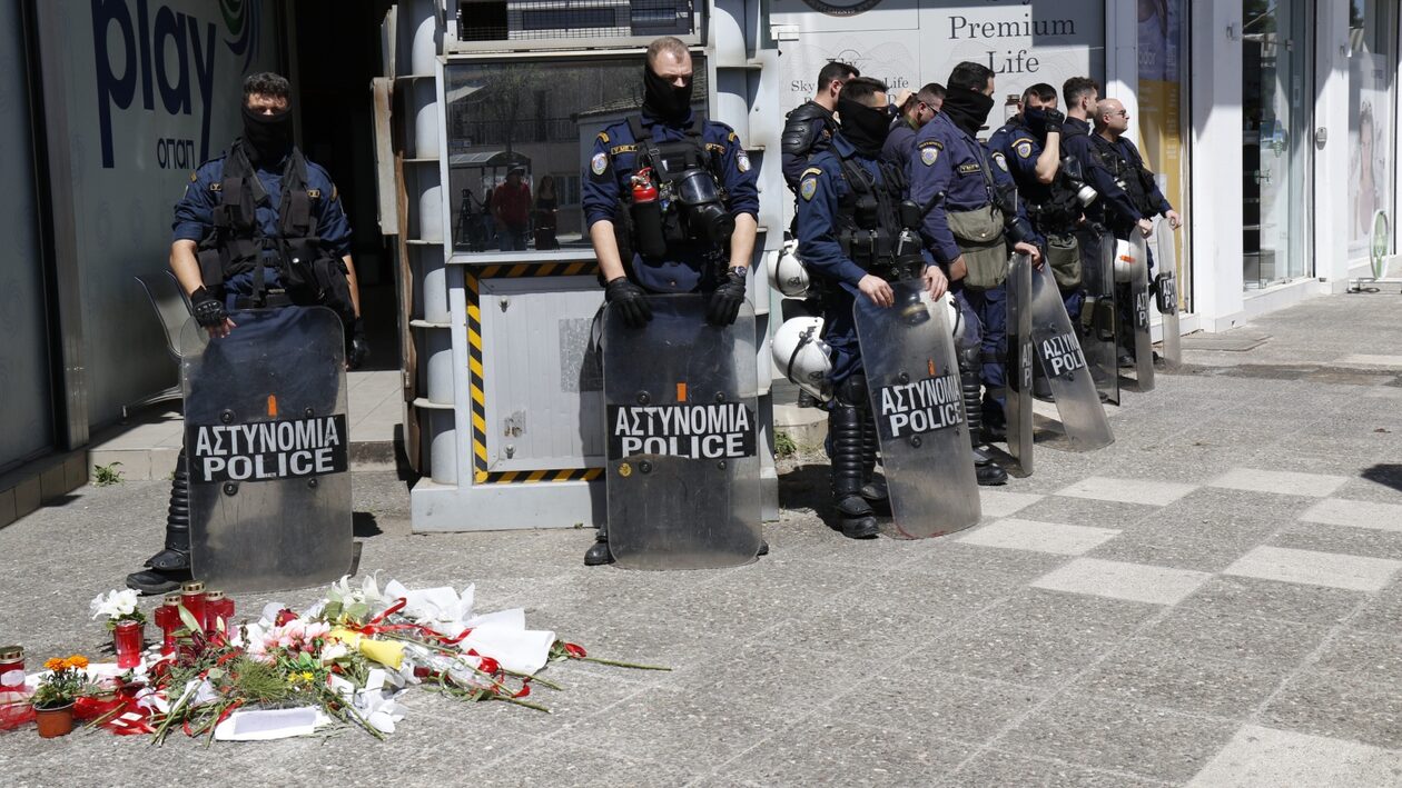 «Το περιπολικό δεν είναι ταξί κυρία μου» – Ελεύθερος ο αστυνομικός που απάντησε έτσι στην δολοφονημένη Κ.Γρίβα