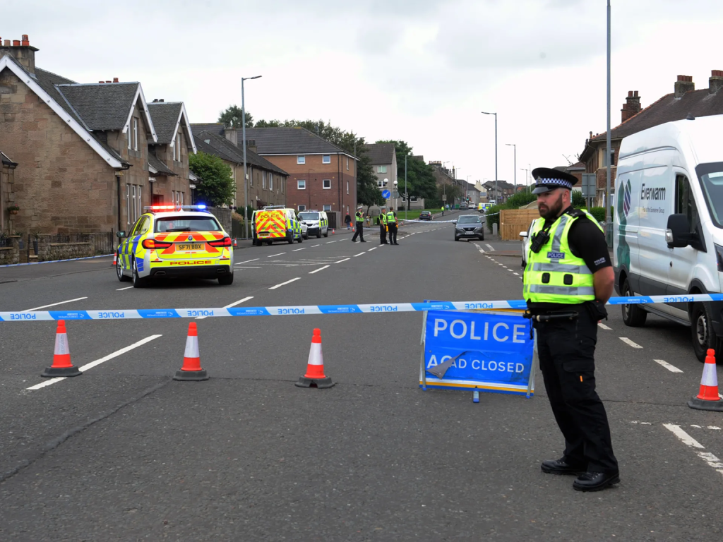 Βίντεο: Η στιγμή που 22χρονος υπό την επήρεια ναρκωτικών πέφτει πάνω σε περιπολικό με 120 χλμ./ώρα στη Βρετανία