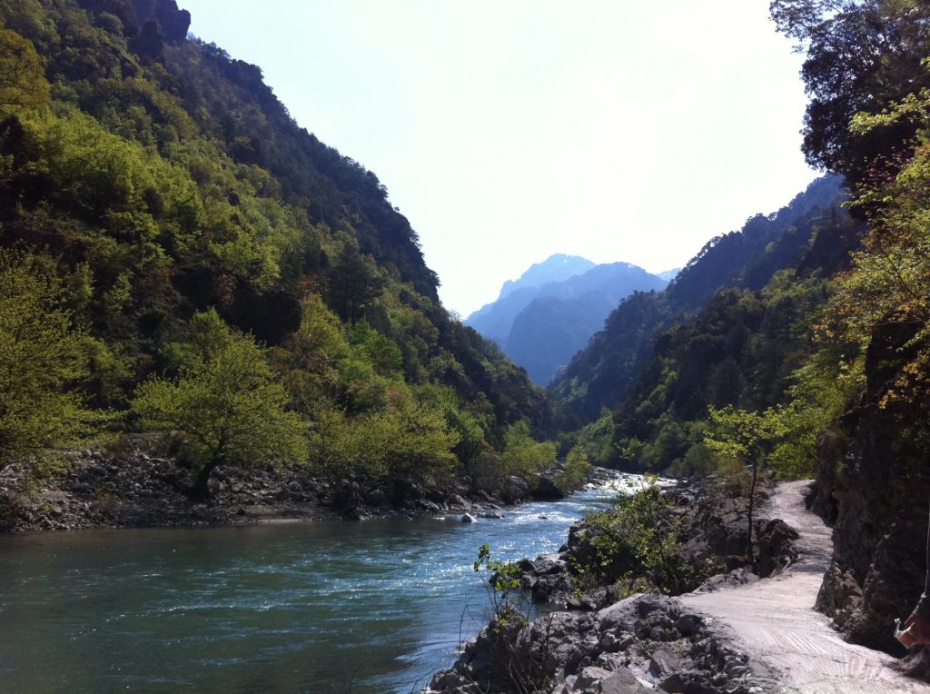 Σοβαρά προβλήματα από τις ισχυρές βροχοπτώσεις στην Ήπειρο: Aποκλείστηκε η Μονή Στομίου στην Κόνιτσα